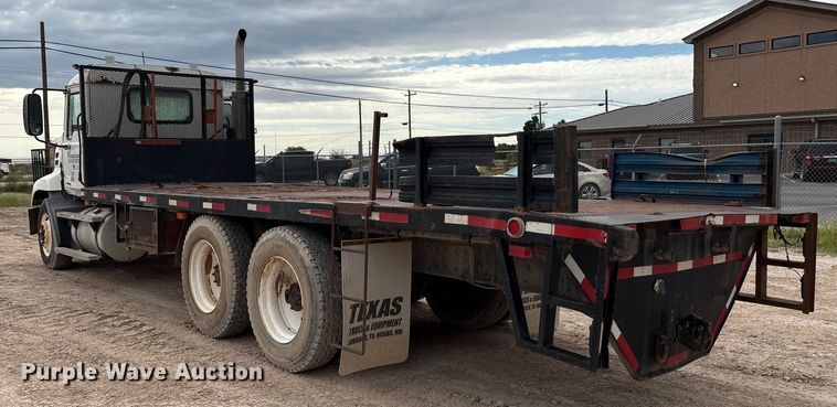 image for item EM0581 2004 Mack CX613 flatbed truck