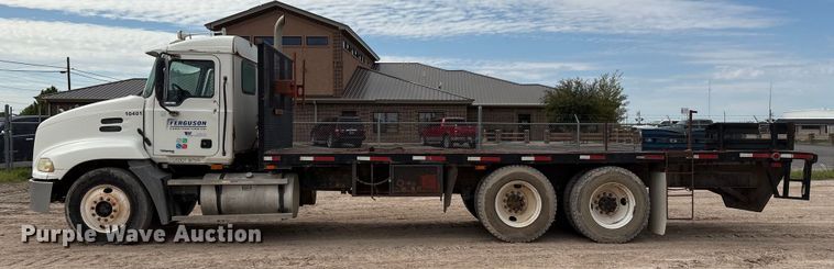 image for item EM0581 2004 Mack CX613 flatbed truck