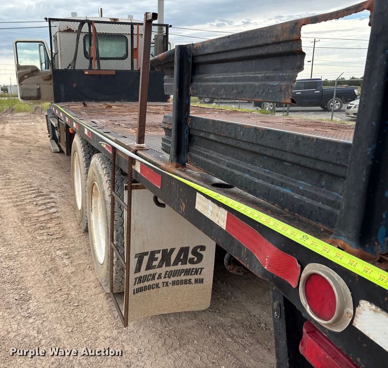 image for item EM0581 2004 Mack CX613 flatbed truck