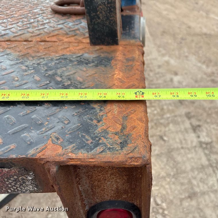 image for item EM0581 2004 Mack CX613 flatbed truck