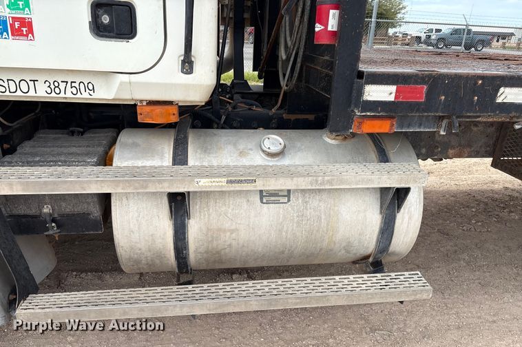 image for item EM0581 2004 Mack CX613 flatbed truck