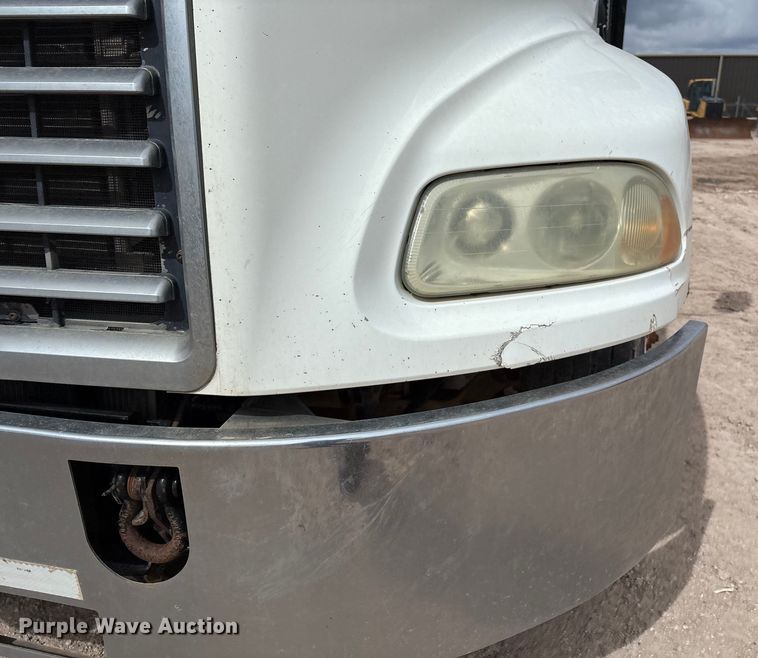 image for item EM0581 2004 Mack CX613 flatbed truck