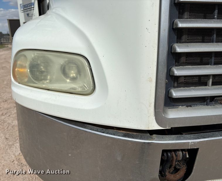 image for item EM0581 2004 Mack CX613 flatbed truck