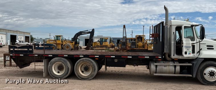 image for item EM0581 2004 Mack CX613 flatbed truck