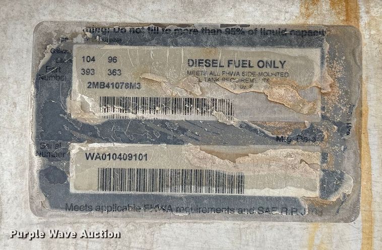 image for item EM0581 2004 Mack CX613 flatbed truck