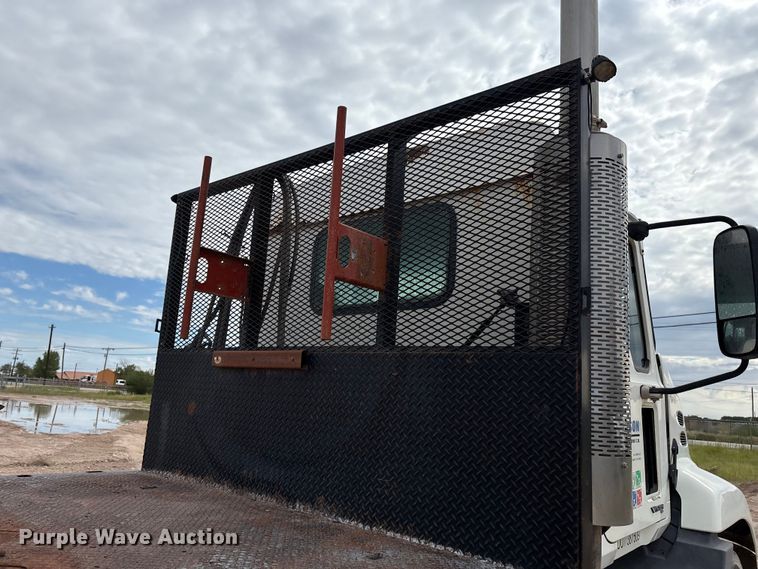 image for item EM0581 2004 Mack CX613 flatbed truck