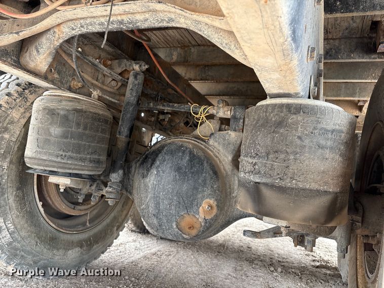 image for item EM0581 2004 Mack CX613 flatbed truck