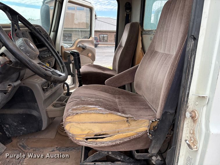 image for item EM0581 2004 Mack CX613 flatbed truck