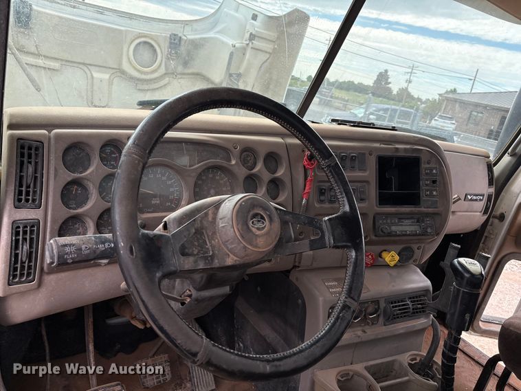 image for item EM0581 2004 Mack CX613 flatbed truck