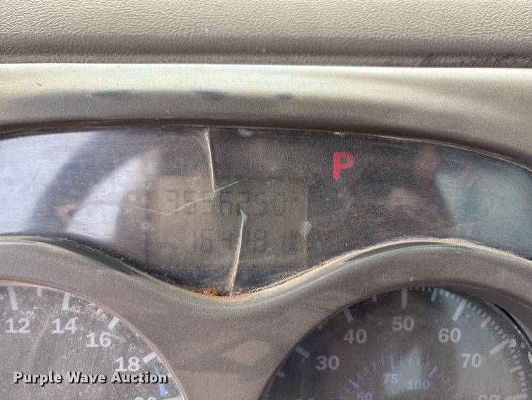 image for item EM0581 2004 Mack CX613 flatbed truck