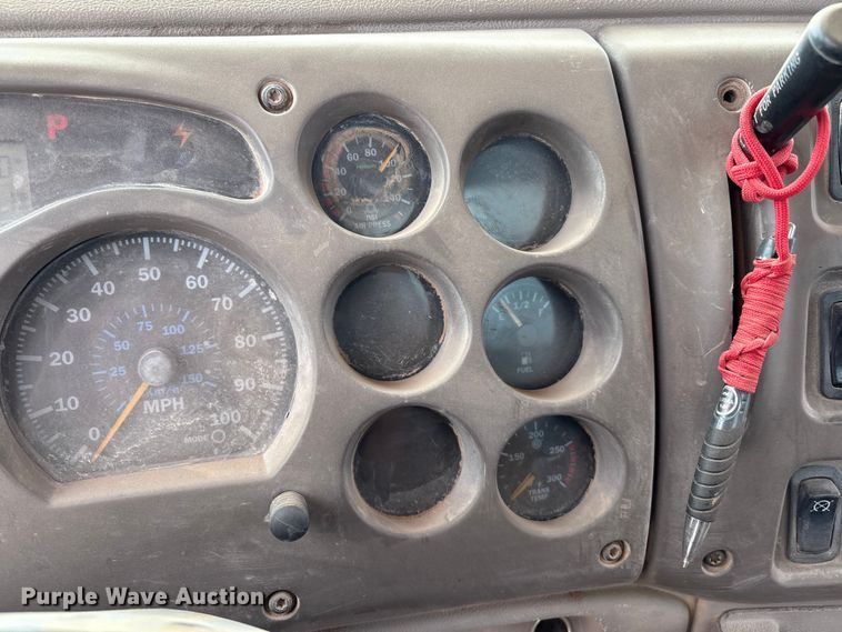 image for item EM0581 2004 Mack CX613 flatbed truck