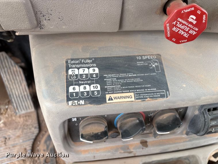 image for item EM0581 2004 Mack CX613 flatbed truck