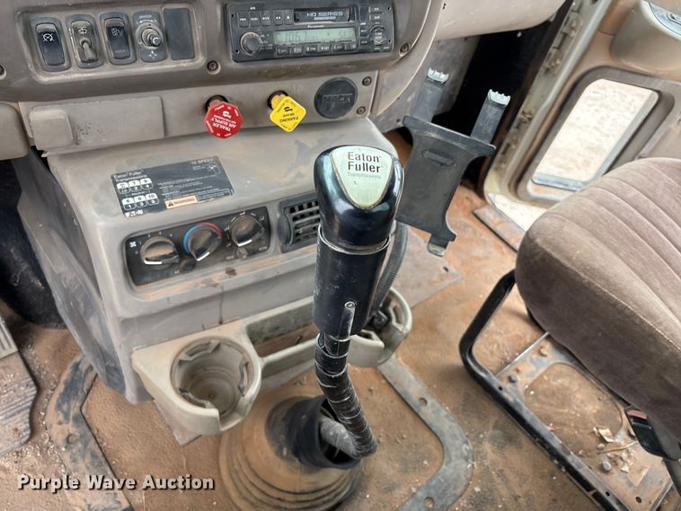 image for item EM0581 2004 Mack CX613 flatbed truck