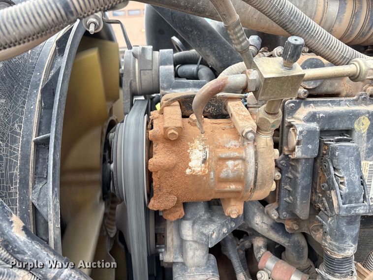 image for item EM0581 2004 Mack CX613 flatbed truck