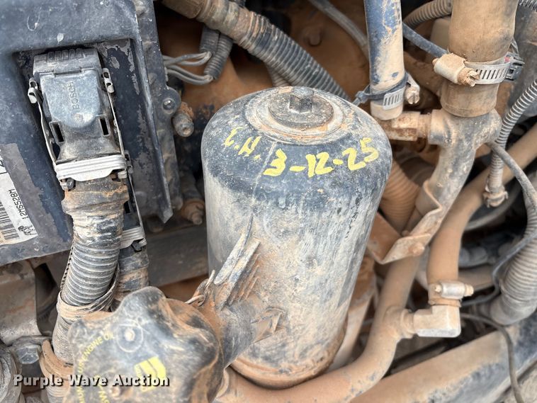 image for item EM0581 2004 Mack CX613 flatbed truck