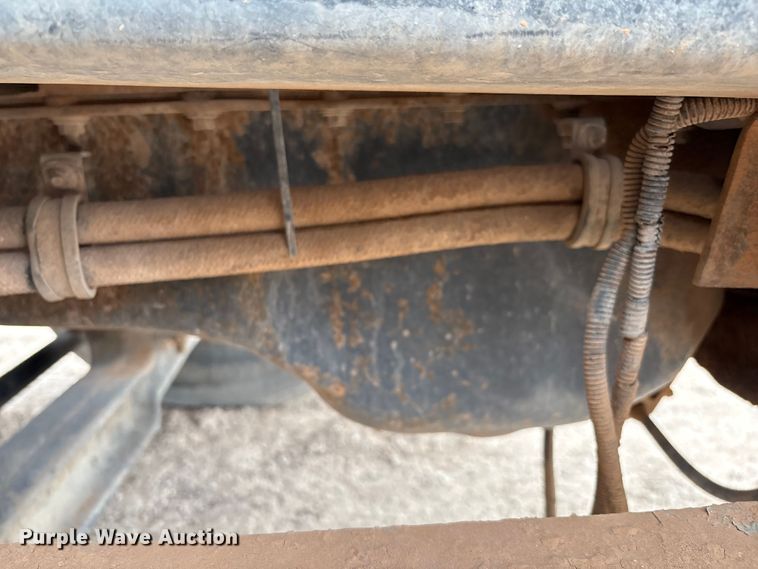 image for item EM0581 2004 Mack CX613 flatbed truck