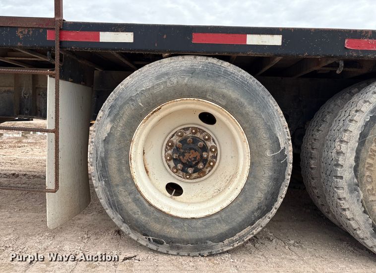 image for item EM0581 2004 Mack CX613 flatbed truck