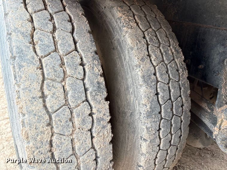 image for item EM0581 2004 Mack CX613 flatbed truck