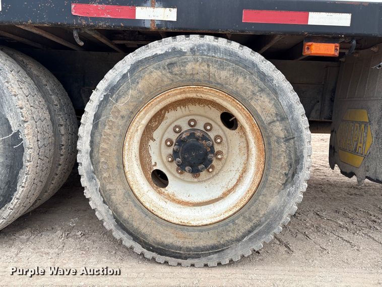 image for item EM0581 2004 Mack CX613 flatbed truck