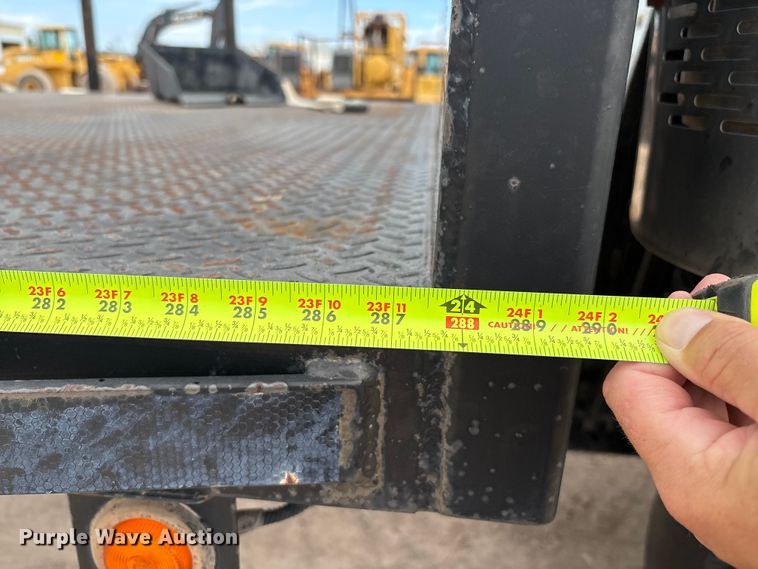 image for item EM0583 2008 Mack GU713 flatbed truck