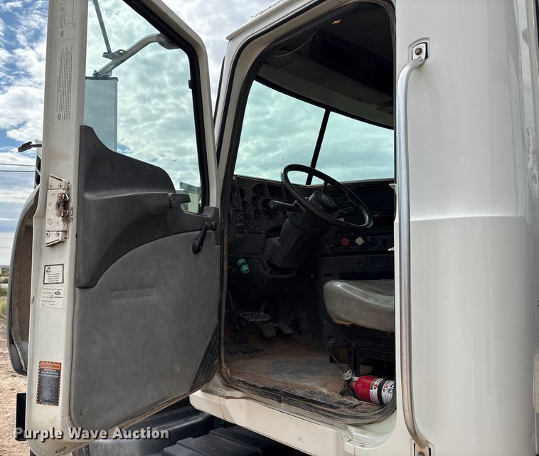 image for item EM0583 2008 Mack GU713 flatbed truck