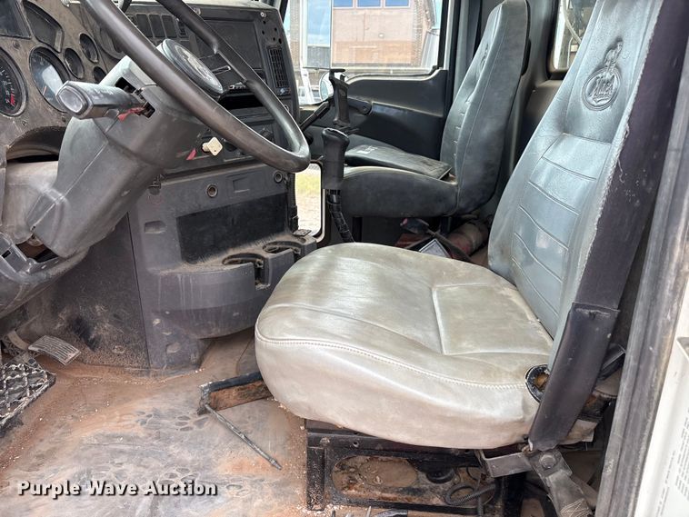 image for item EM0583 2008 Mack GU713 flatbed truck