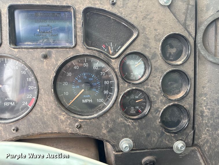 image for item EM0583 2008 Mack GU713 flatbed truck