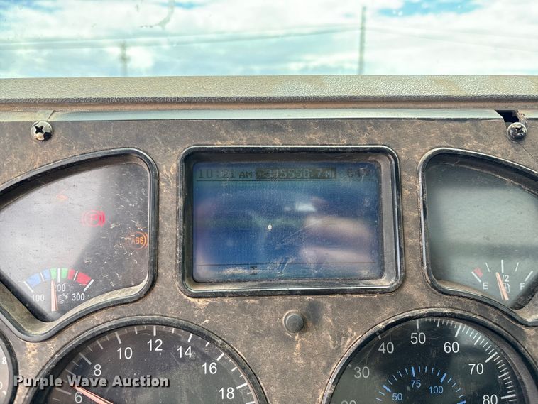 image for item EM0583 2008 Mack GU713 flatbed truck