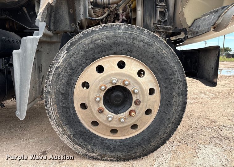 image for item EM0583 2008 Mack GU713 flatbed truck