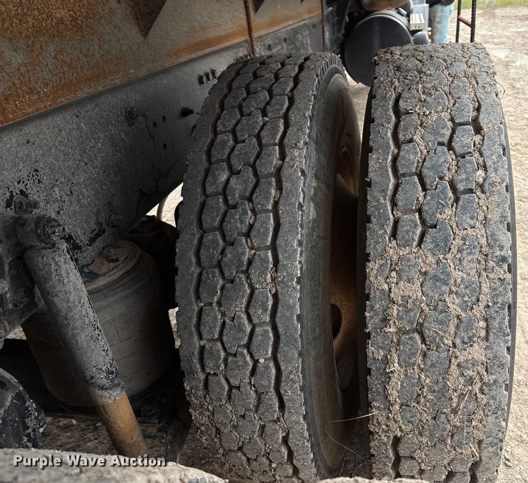 image for item EM0583 2008 Mack GU713 flatbed truck