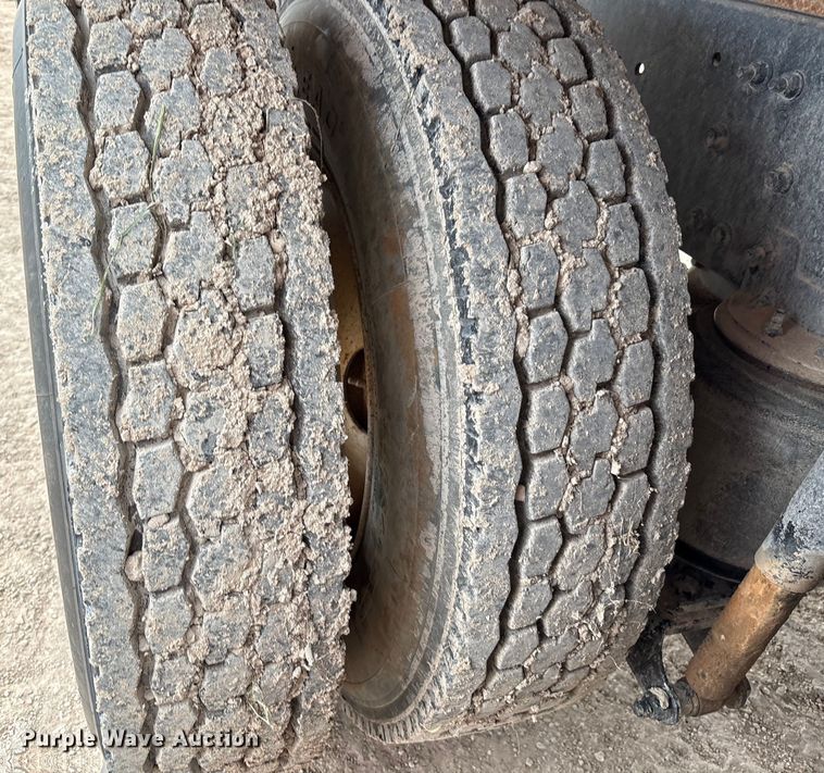 image for item EM0583 2008 Mack GU713 flatbed truck