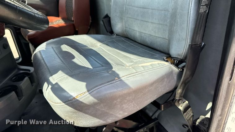 image for item EM2305 2016 Mack CXU613 semi truck