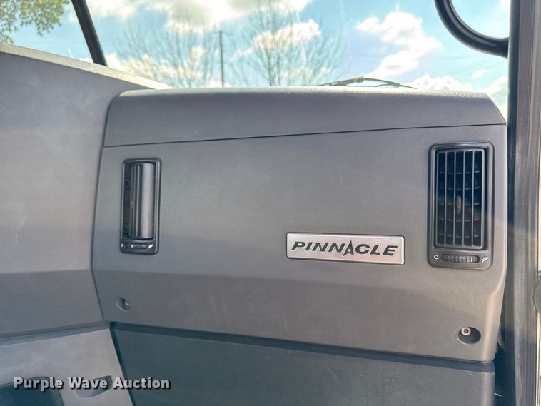 image for item EM2305 2016 Mack CXU613 semi truck