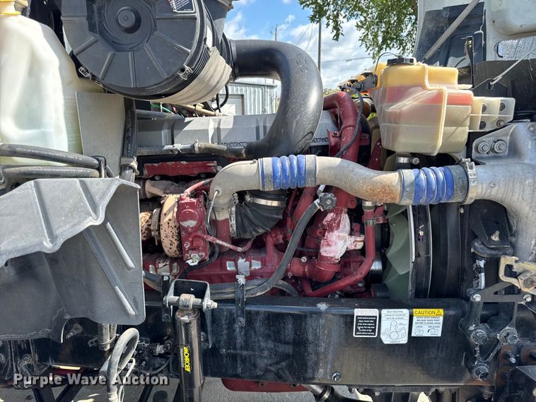 image for item EM2305 2016 Mack CXU613 semi truck