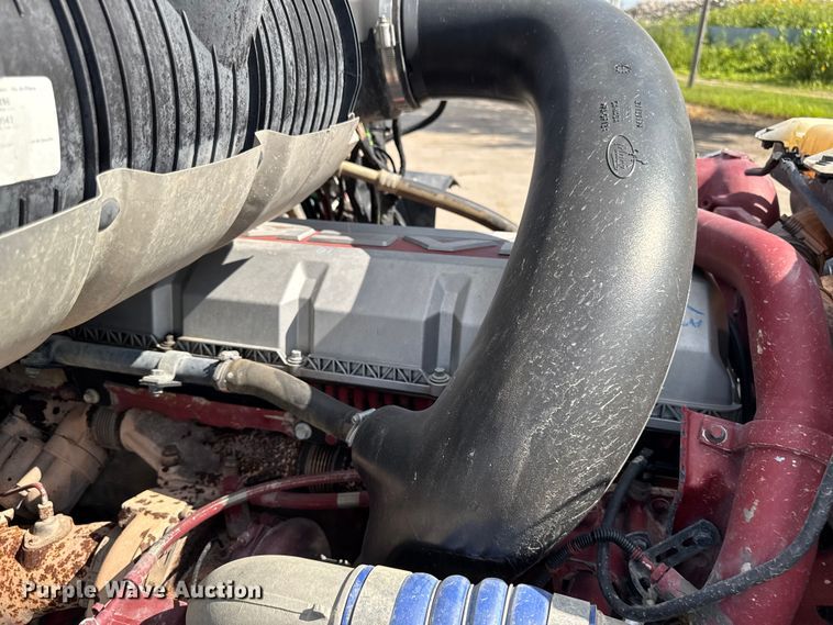 image for item EM2305 2016 Mack CXU613 semi truck