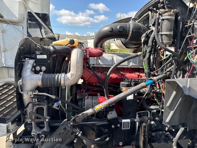 image for item EM2305 2016 Mack CXU613 semi truck