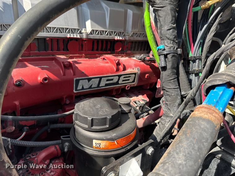 image for item EM2305 2016 Mack CXU613 semi truck