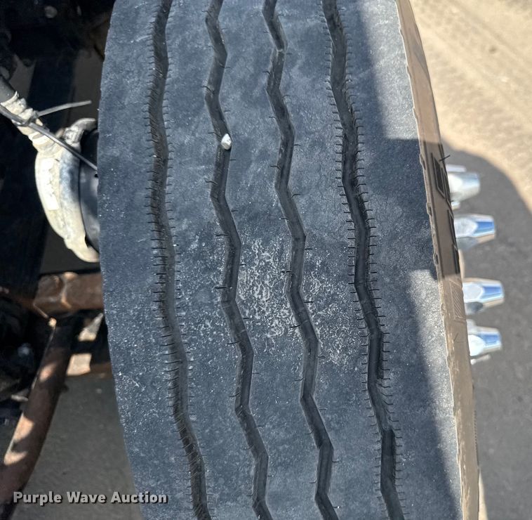 image for item EM2305 2016 Mack CXU613 semi truck