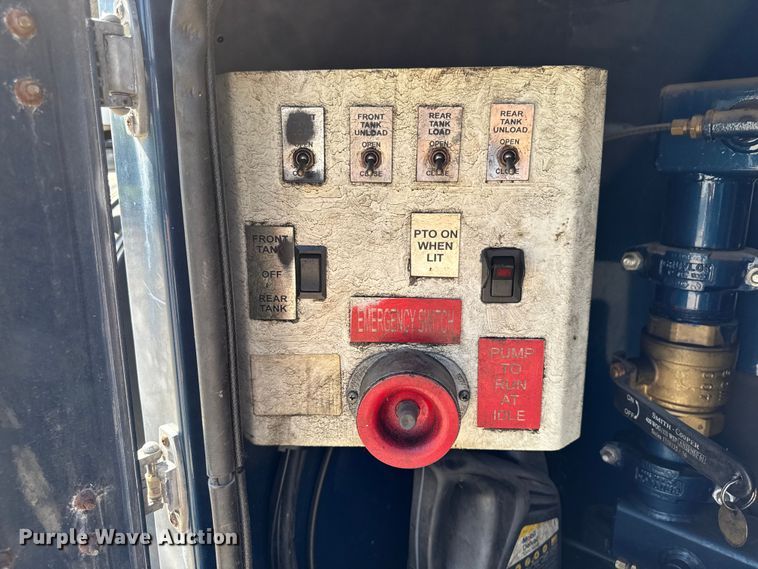 image for item EM2306 2012 Peterbilt 348 water truck