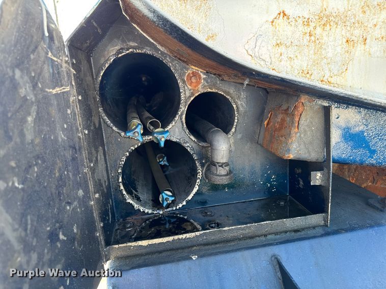 image for item EM2306 2012 Peterbilt 348 water truck