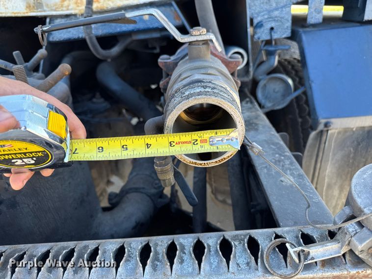 image for item EM2306 2012 Peterbilt 348 water truck