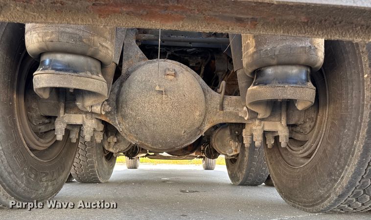 image for item EM2306 2012 Peterbilt 348 water truck