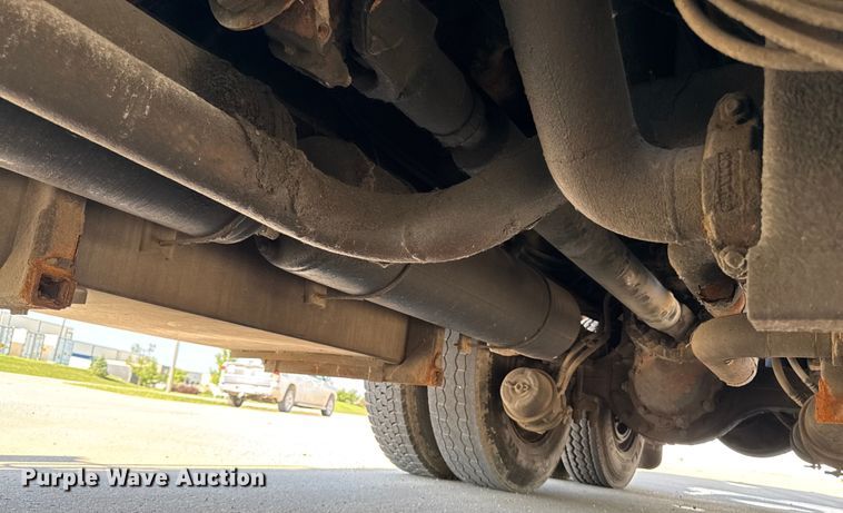 image for item EM2306 2012 Peterbilt 348 water truck