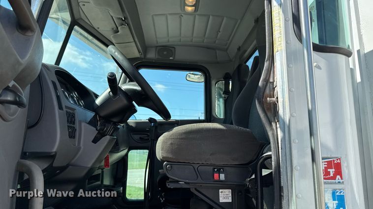 image for item EM2306 2012 Peterbilt 348 water truck