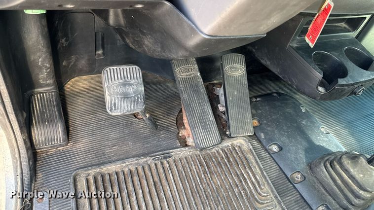 image for item EM2306 2012 Peterbilt 348 water truck