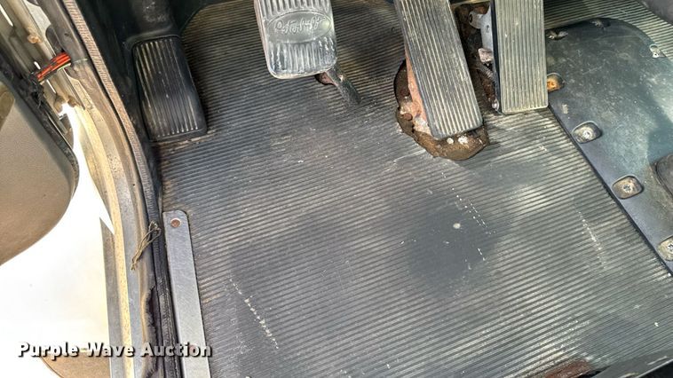 image for item EM2306 2012 Peterbilt 348 water truck