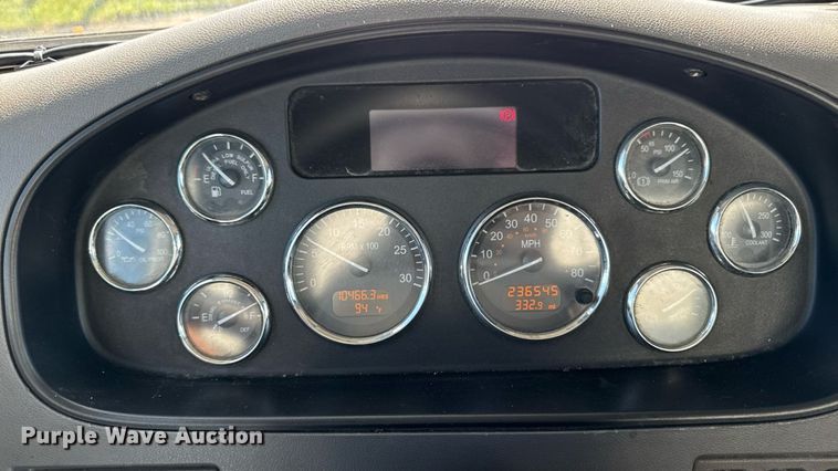 image for item EM2306 2012 Peterbilt 348 water truck