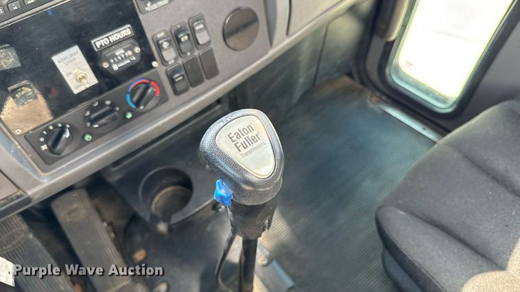 image for item EM2306 2012 Peterbilt 348 water truck