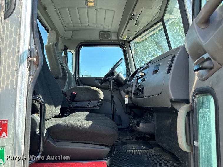 image for item EM2306 2012 Peterbilt 348 water truck