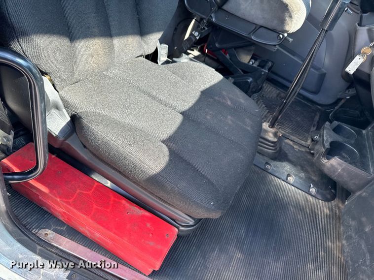 image for item EM2306 2012 Peterbilt 348 water truck